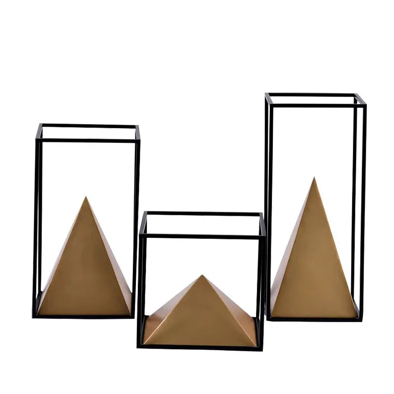 Porch Pyramid Metal Ornament Londecor